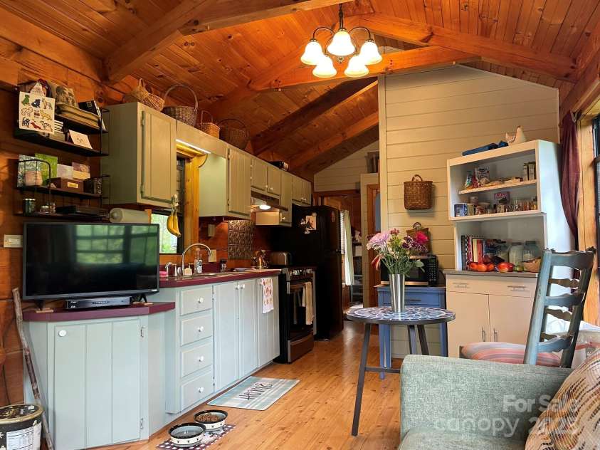 36 Luther Franklin Lane, Newland, NC 28657.  MLS# CAR4259315, YatesRealty ID 24437. 