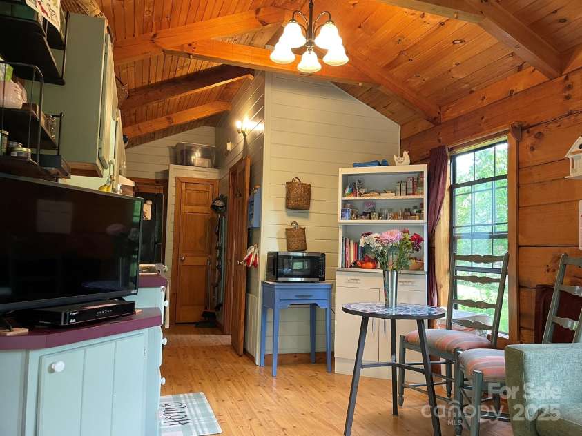 36 Luther Franklin Lane, Newland, NC 28657.  MLS# CAR4259315, YatesRealty ID 24437. 