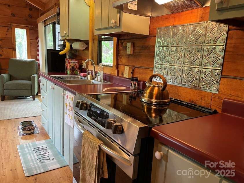 36 Luther Franklin Lane, Newland, NC 28657.  MLS# CAR4259315, YatesRealty ID 24437. 