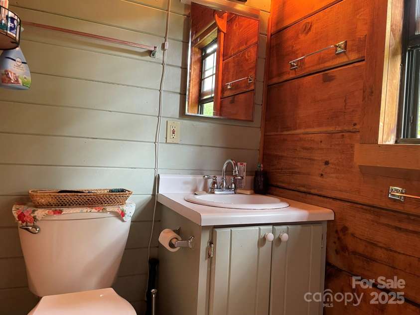 36 Luther Franklin Lane, Newland, NC 28657.  MLS# CAR4259315, YatesRealty ID 24437. 