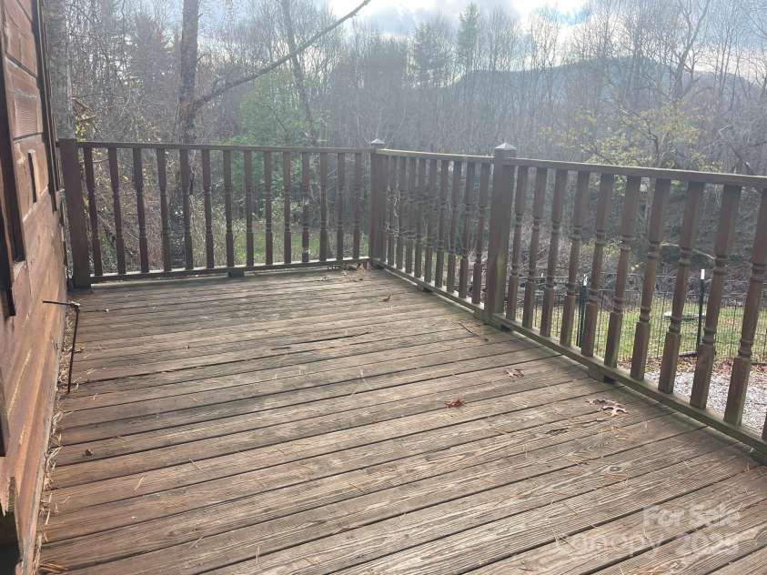 36 Luther Franklin Lane, Newland, NC 28657.  MLS# CAR4259315, YatesRealty ID 24437. 