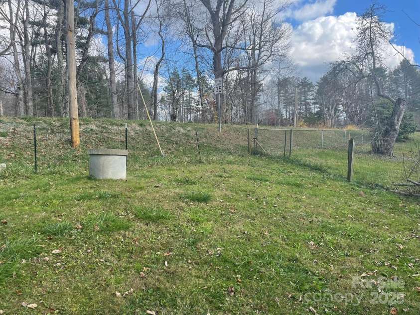 36 Luther Franklin Lane, Newland, NC 28657.  MLS# CAR4259315, YatesRealty ID 24437. 