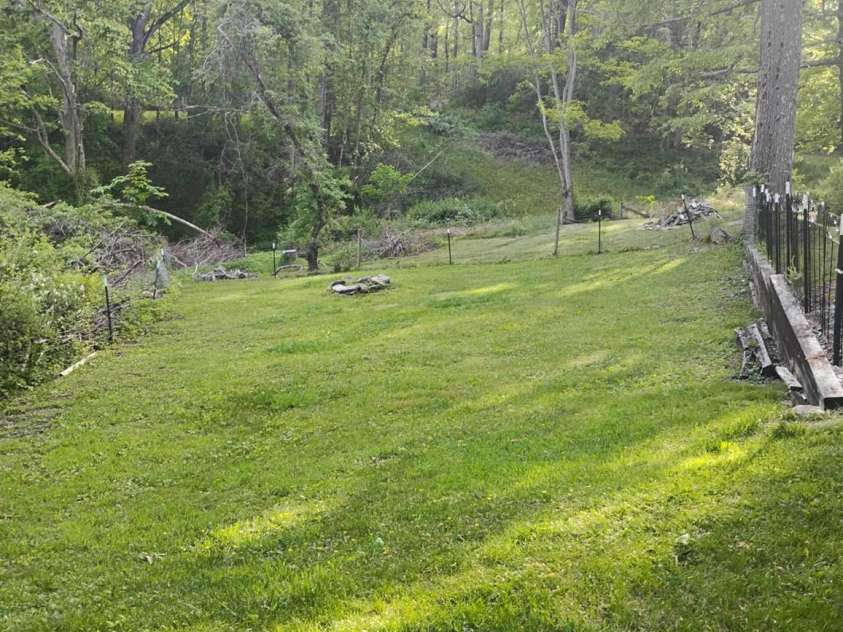 36 Luther Franklin Lane, Newland, NC 28657.  MLS# CAR4259315, YatesRealty ID 24437. 