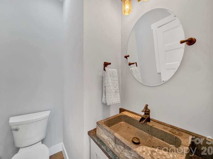 8 Birdhouse Row, Asheville, NC 28801.  MLS# CAR4384690, YatesRealty ID 24438. 
