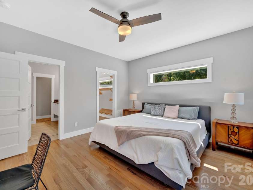 8 Birdhouse Row, Asheville, NC 28801.  MLS# CAR4384690, YatesRealty ID 24438. 