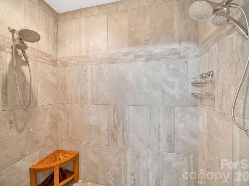 8 Birdhouse Row, Asheville, NC 28801.  MLS# CAR4384690, YatesRealty ID 24438. 