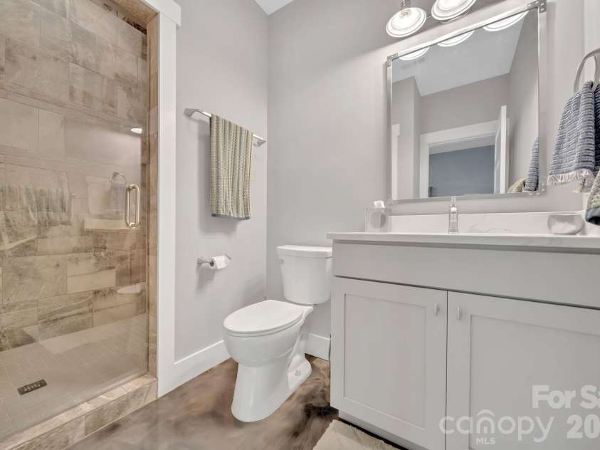 8 Birdhouse Row, Asheville, NC 28801.  MLS# CAR4384690, YatesRealty ID 24438. 