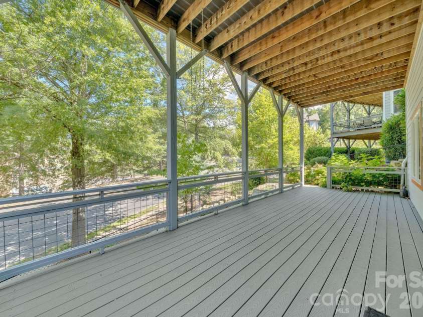 8 Birdhouse Row, Asheville, NC 28801.  MLS# CAR4384690, YatesRealty ID 24438. 