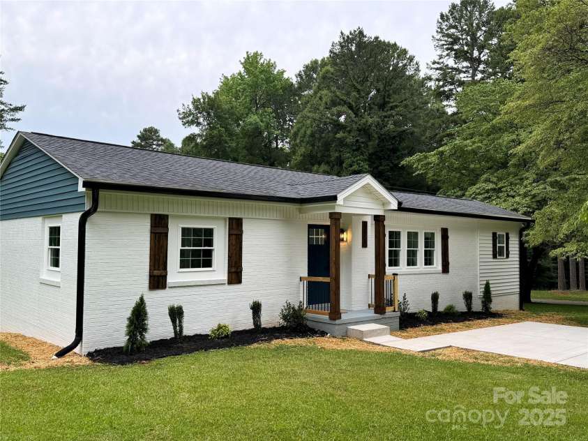 911 Spencer Avenue, Spencer, NC 289159.  MLS# CAR4278647, YatesRealty ID 24438. 