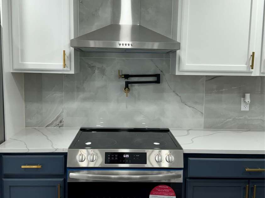 911 Spencer Avenue, Spencer, NC 289159.  MLS# CAR4278647, YatesRealty ID 24438. 