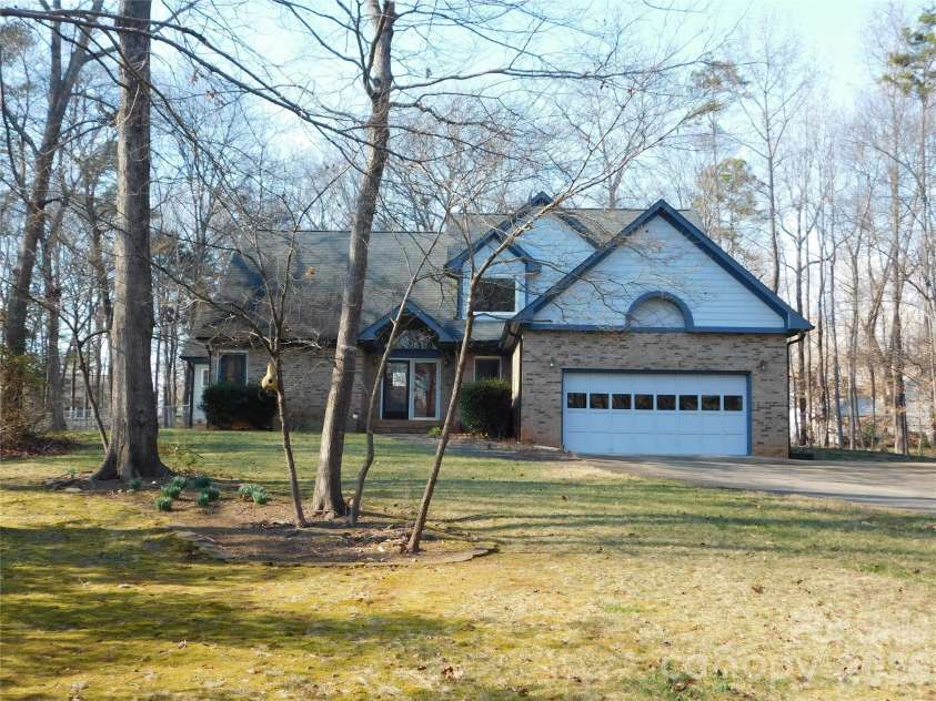 5314 Brookwood Court, Waxhaw, NC 28173.  MLS# CAR4342325, YatesRealty ID 24439. Front view