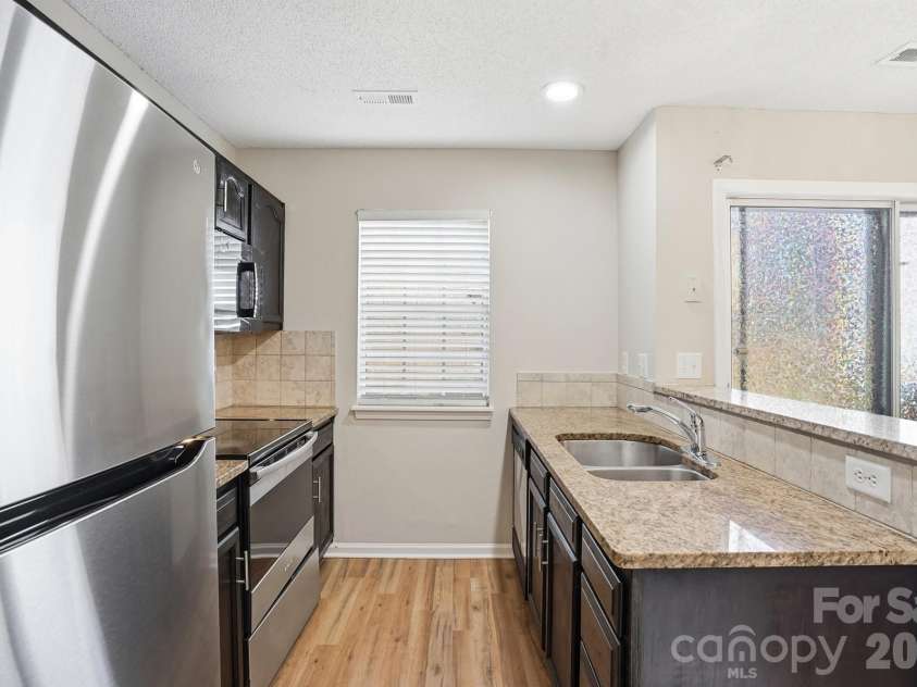 3015 Summercroft Lane, Charlotte, NC 28269.  MLS# CAR4337143, YatesRealty ID 2444. 