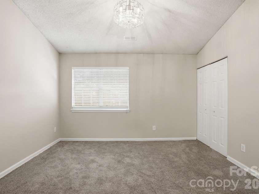 3015 Summercroft Lane, Charlotte, NC 28269.  MLS# CAR4337143, YatesRealty ID 2444. 