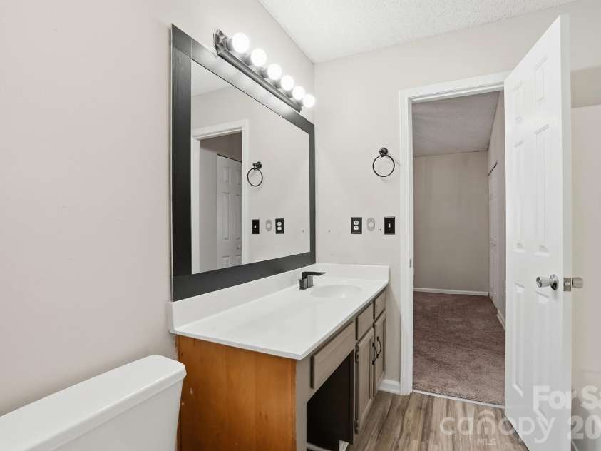 3015 Summercroft Lane, Charlotte, NC 28269.  MLS# CAR4337143, YatesRealty ID 2444. 