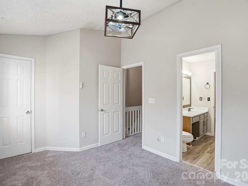 3015 Summercroft Lane, Charlotte, NC 28269.  MLS# CAR4337143, YatesRealty ID 2444. 