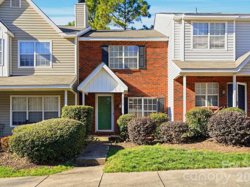 3015 Summercroft Lane, Charlotte, NC 28269.  MLS# CAR4337143, YatesRealty ID 2444. 