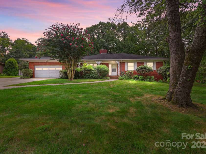 921 Confederate Avenue, Salisbury, NC 28144.  MLS# CAR4300426, YatesRealty ID 2444. 