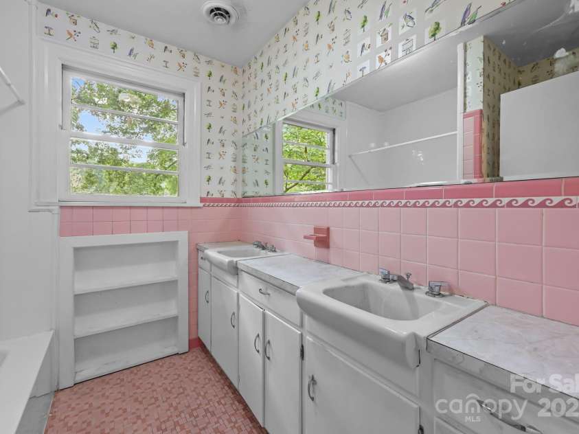 921 Confederate Avenue, Salisbury, NC 28144.  MLS# CAR4300426, YatesRealty ID 2444. 