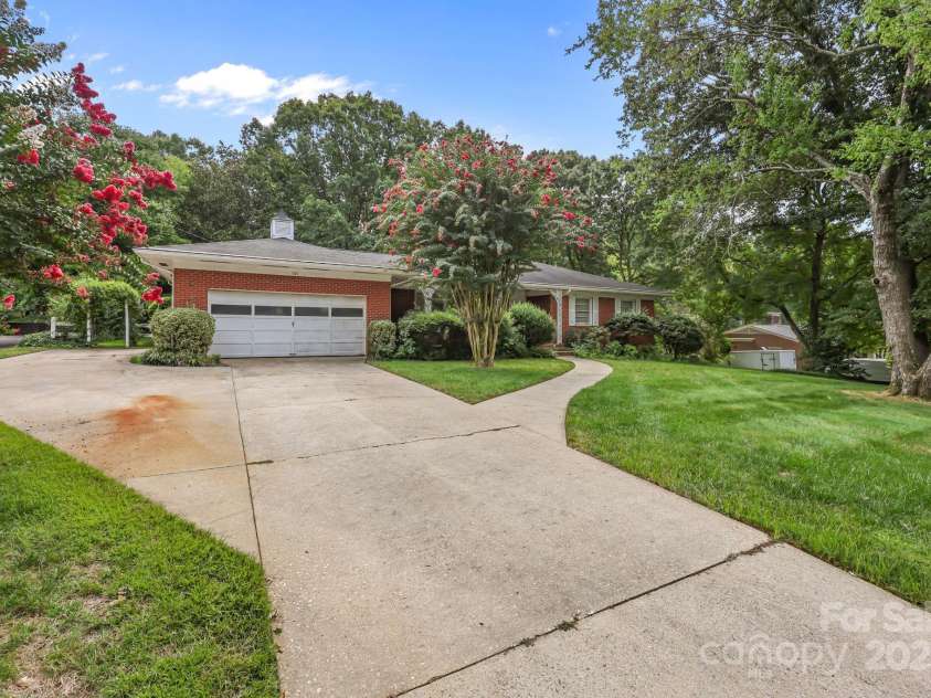 921 Confederate Avenue, Salisbury, NC 28144.  MLS# CAR4300426, YatesRealty ID 2444. 