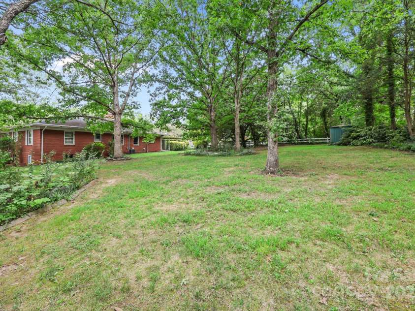 921 Confederate Avenue, Salisbury, NC 28144.  MLS# CAR4300426, YatesRealty ID 2444. 