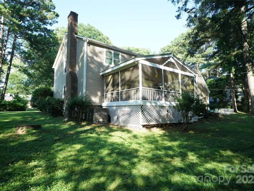 2087 Poinsett Drive, Rock Hill, SC 29732.  MLS# CAR4273140, YatesRealty ID 24440. 
