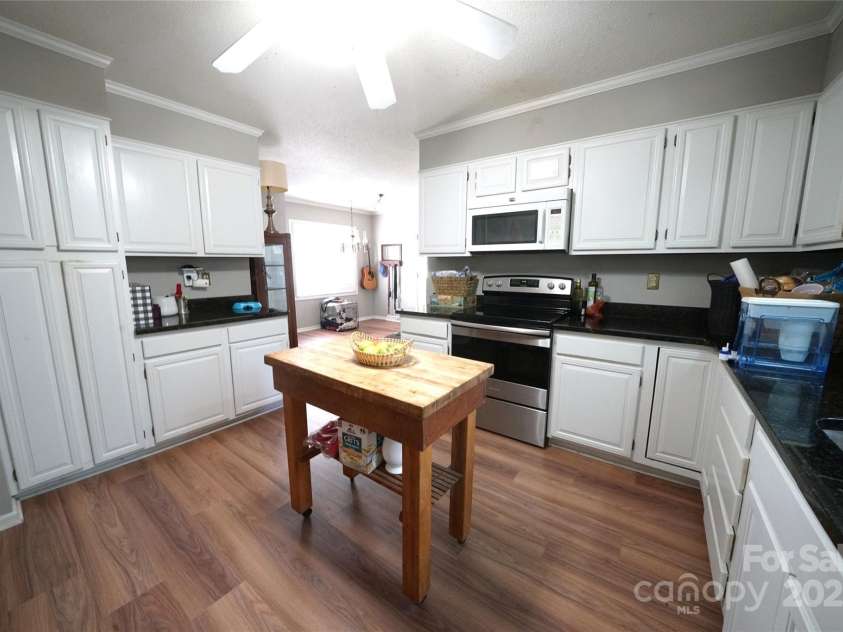 2087 Poinsett Drive, Rock Hill, SC 29732.  MLS# CAR4273140, YatesRealty ID 24440. 