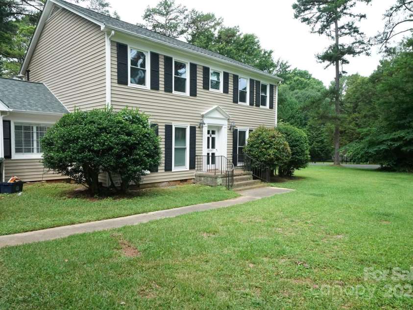 2087 Poinsett Drive, Rock Hill, SC 29732.  MLS# CAR4273140, YatesRealty ID 24440. 