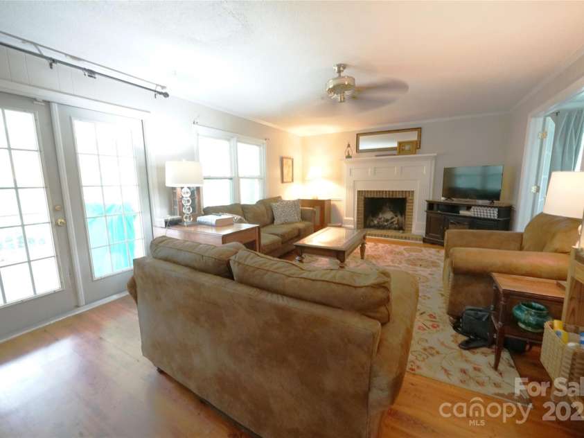 2087 Poinsett Drive, Rock Hill, SC 29732.  MLS# CAR4273140, YatesRealty ID 24440. 