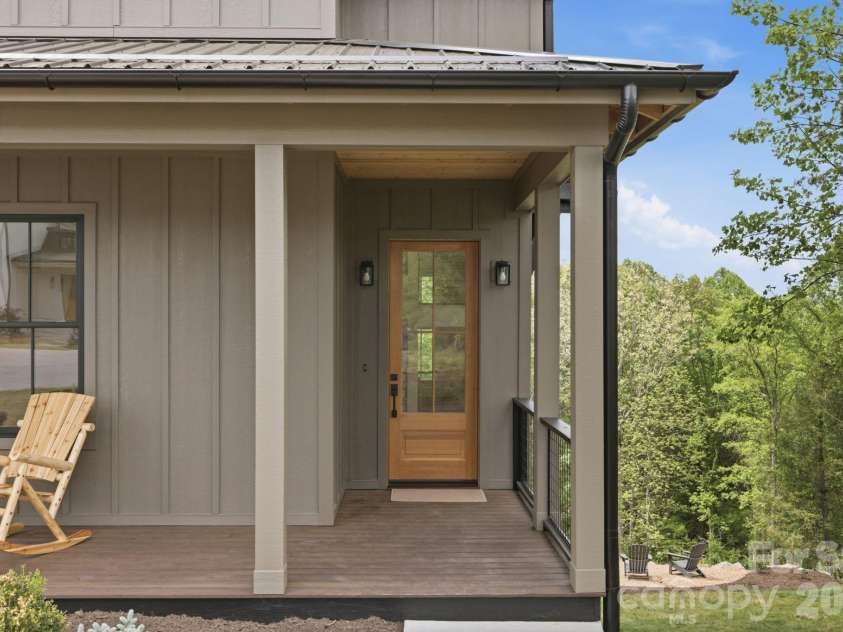 244 Westridge Farm Road, Asheville, NC 28804.  MLS# CAR4371030, YatesRealty ID 24441. 