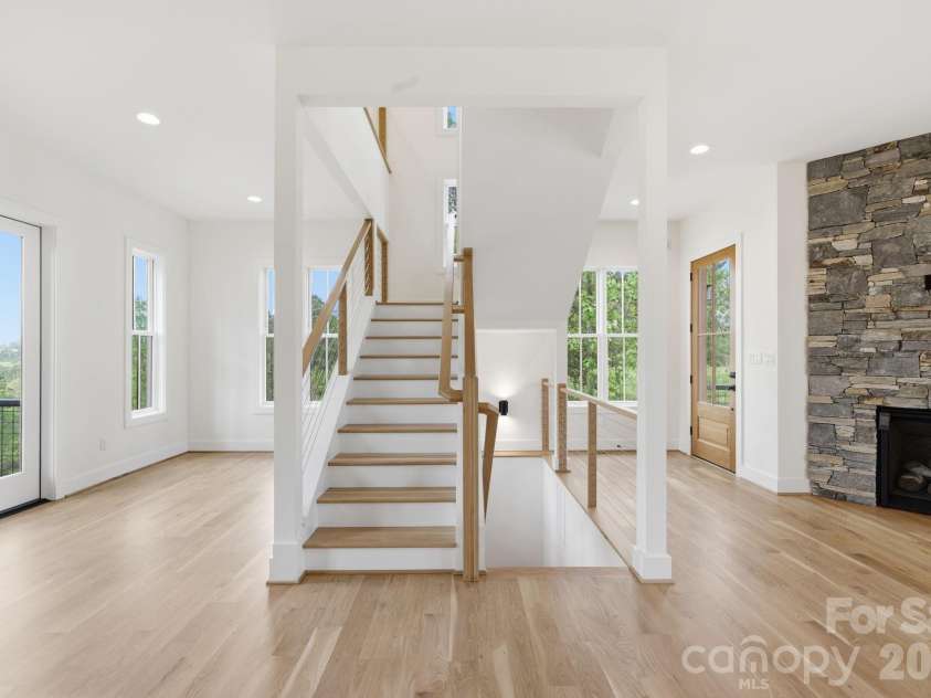 244 Westridge Farm Road, Asheville, NC 28804.  MLS# CAR4371030, YatesRealty ID 24441. 