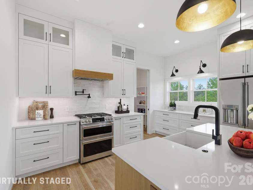 244 Westridge Farm Road, Asheville, NC 28804.  MLS# CAR4371030, YatesRealty ID 24441. 