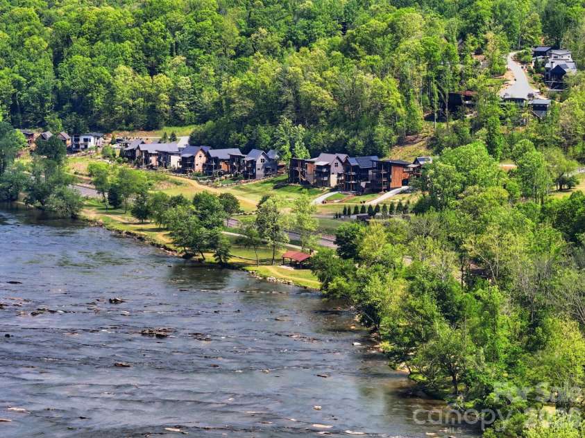 244 Westridge Farm Road, Asheville, NC 28804.  MLS# CAR4371030, YatesRealty ID 24441. Olivette Riverside Community & the French Broad River
