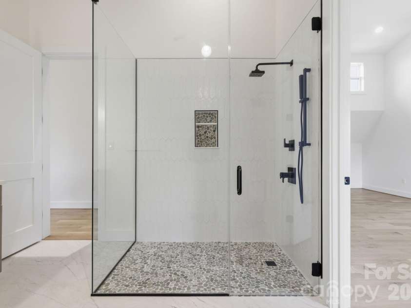 244 Westridge Farm Road, Asheville, NC 28804.  MLS# CAR4371030, YatesRealty ID 24441. Primary bathroom