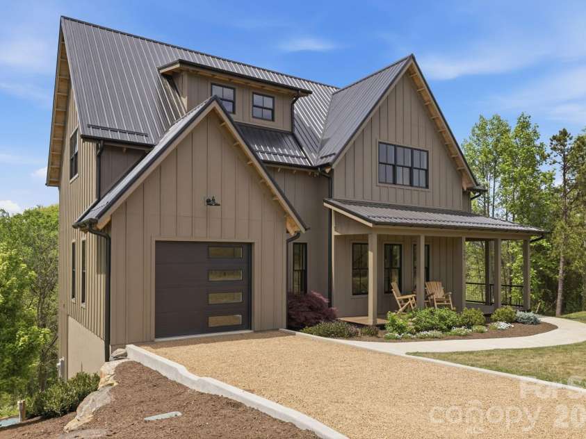 244 Westridge Farm Road, Asheville, NC 28804.  MLS# CAR4371030, YatesRealty ID 24441. Welcome to 244 Westridge Farm!