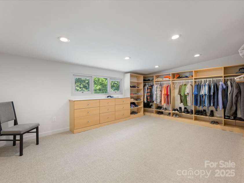 3306 Nancy Creek Road, Charlotte, NC 28270.  MLS# CAR4272615, YatesRealty ID 24441. 