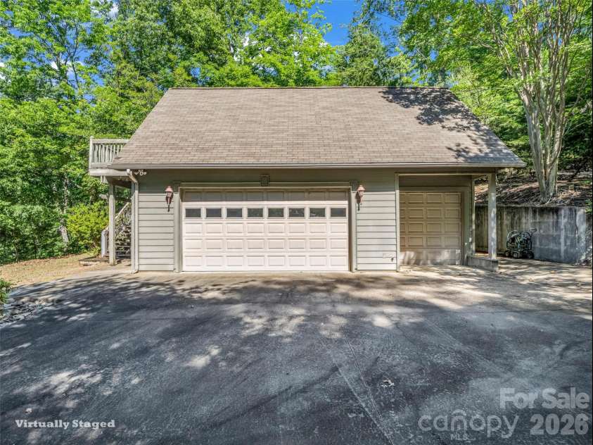 439 Youngs Mountain Drive, Lake Lure, NC 28746.  MLS# CAR4384183, YatesRealty ID 24442. 