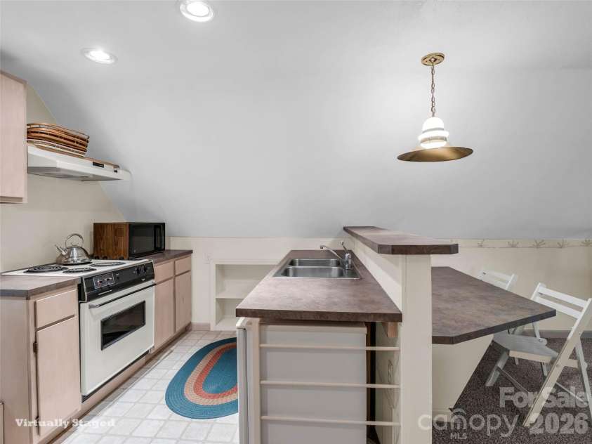 439 Youngs Mountain Drive, Lake Lure, NC 28746.  MLS# CAR4384183, YatesRealty ID 24442. 