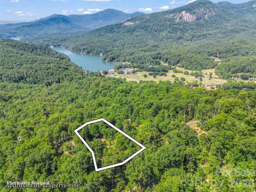 439 Youngs Mountain Drive, Lake Lure, NC 28746.  MLS# CAR4384183, YatesRealty ID 24442. 