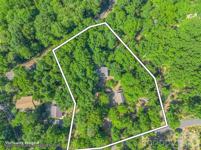439 Youngs Mountain Drive, Lake Lure, NC 28746.  MLS# CAR4384183, YatesRealty ID 24442. 