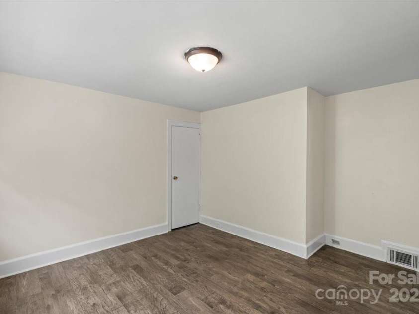 514 Sumter Street, Shelby, NC 28150.  MLS# CAR4253430, YatesRealty ID 24442. 