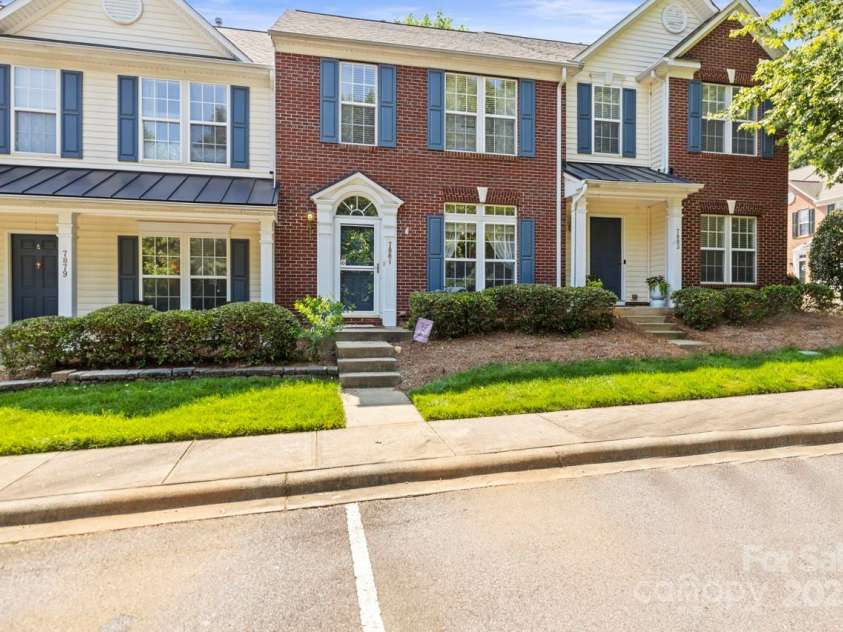 7881 Mariners Pointe Circle, Denver, NC 28037.  MLS# CAR4267162, YatesRealty ID 24443. Welcome Home!