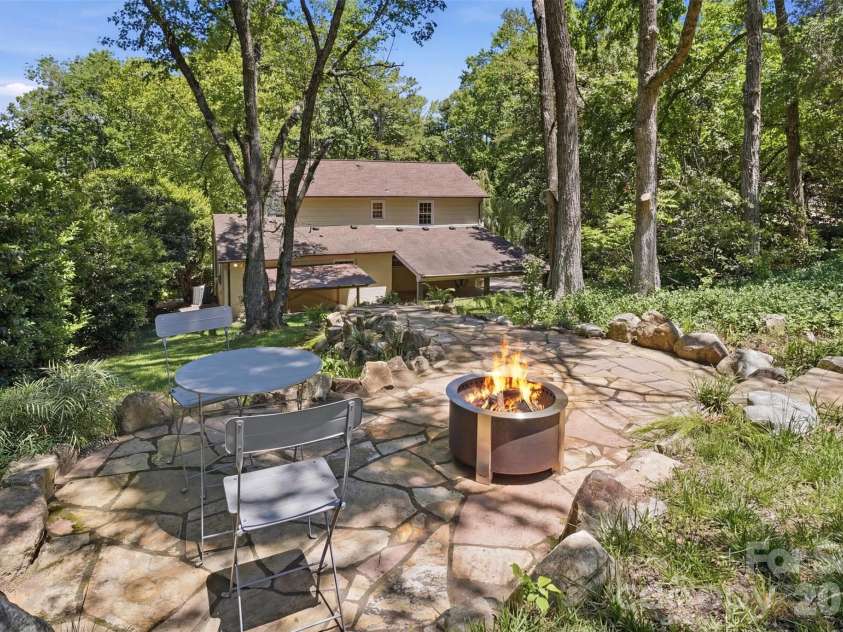 1215 Turnbridge Road, Charlotte, NC 28226.  MLS# CAR4374736, YatesRealty ID 24444. 