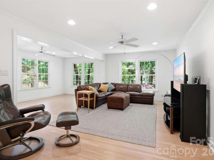 1215 Turnbridge Road, Charlotte, NC 28226.  MLS# CAR4374736, YatesRealty ID 24444. 