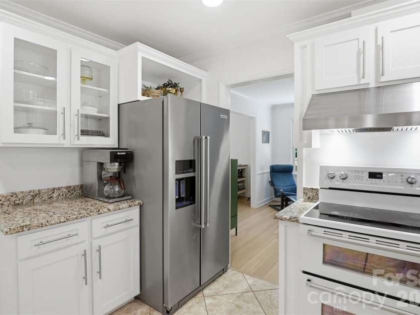1215 Turnbridge Road, Charlotte, NC 28226.  MLS# CAR4374736, YatesRealty ID 24444. 