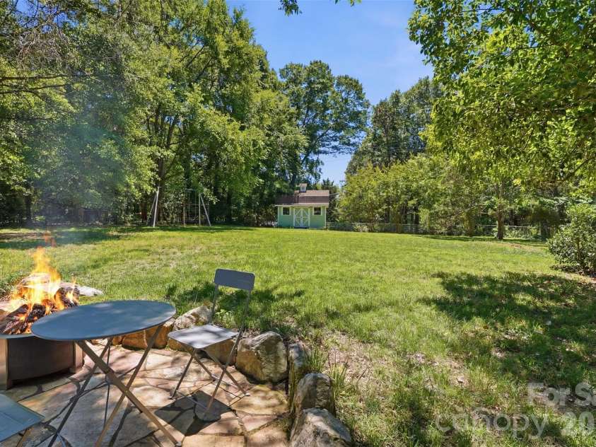 1215 Turnbridge Road, Charlotte, NC 28226.  MLS# CAR4374736, YatesRealty ID 24444. 