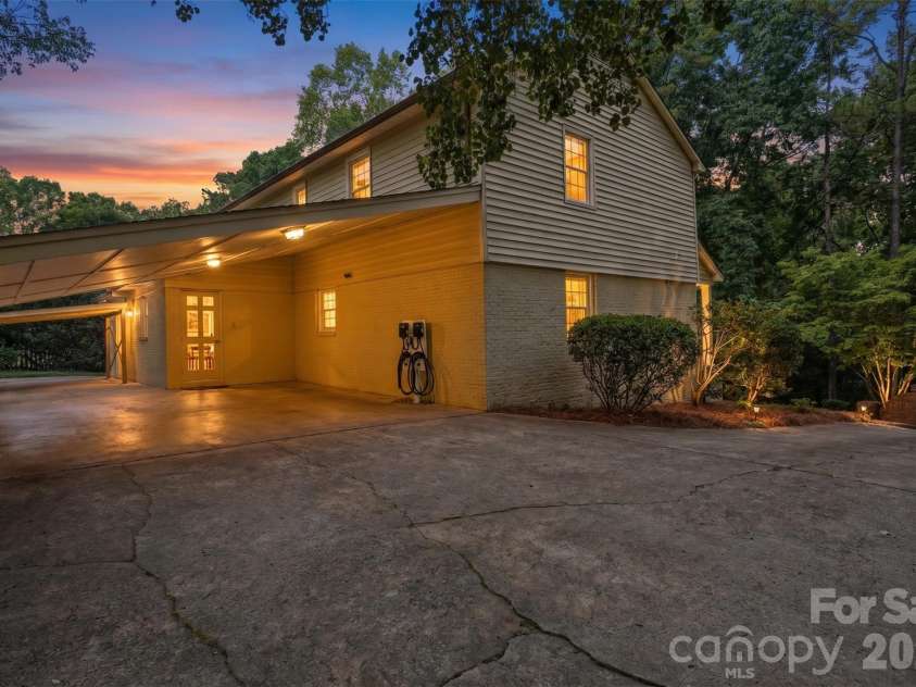 1215 Turnbridge Road, Charlotte, NC 28226.  MLS# CAR4374736, YatesRealty ID 24444. 