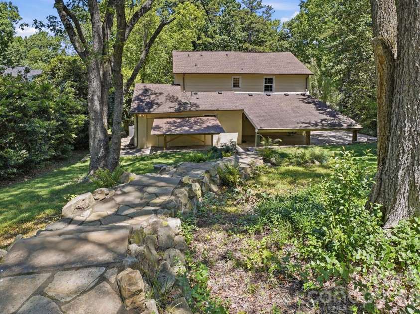 1215 Turnbridge Road, Charlotte, NC 28226.  MLS# CAR4374736, YatesRealty ID 24444. 