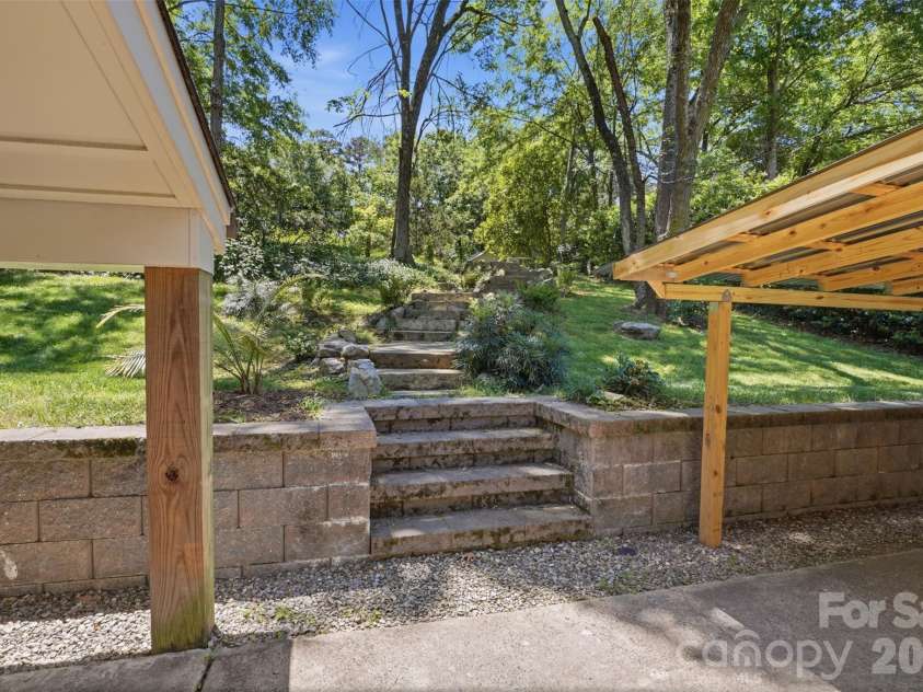 1215 Turnbridge Road, Charlotte, NC 28226.  MLS# CAR4374736, YatesRealty ID 24444. 
