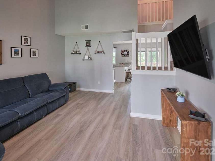 327 Wilkes Place Drive, Fort Mill, SC 29715.  MLS# CAR4258350, YatesRealty ID 24444. 