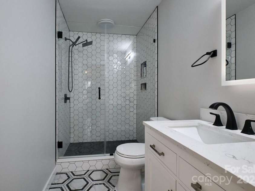 327 Wilkes Place Drive, Fort Mill, SC 29715.  MLS# CAR4258350, YatesRealty ID 24444. 